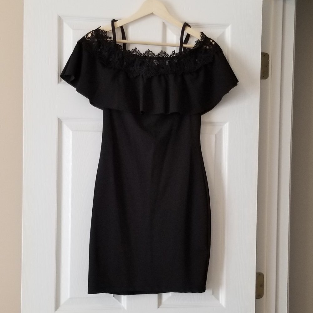 By & By size 3 Black off the shoulder mini dress lace‎ neckline exposed zipper